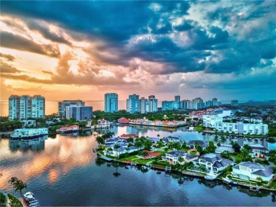 Naples Dream At Wtc With Heated Pool Spa Sauna 7 Bicycles And 3 Mls To Beach Exterior photo